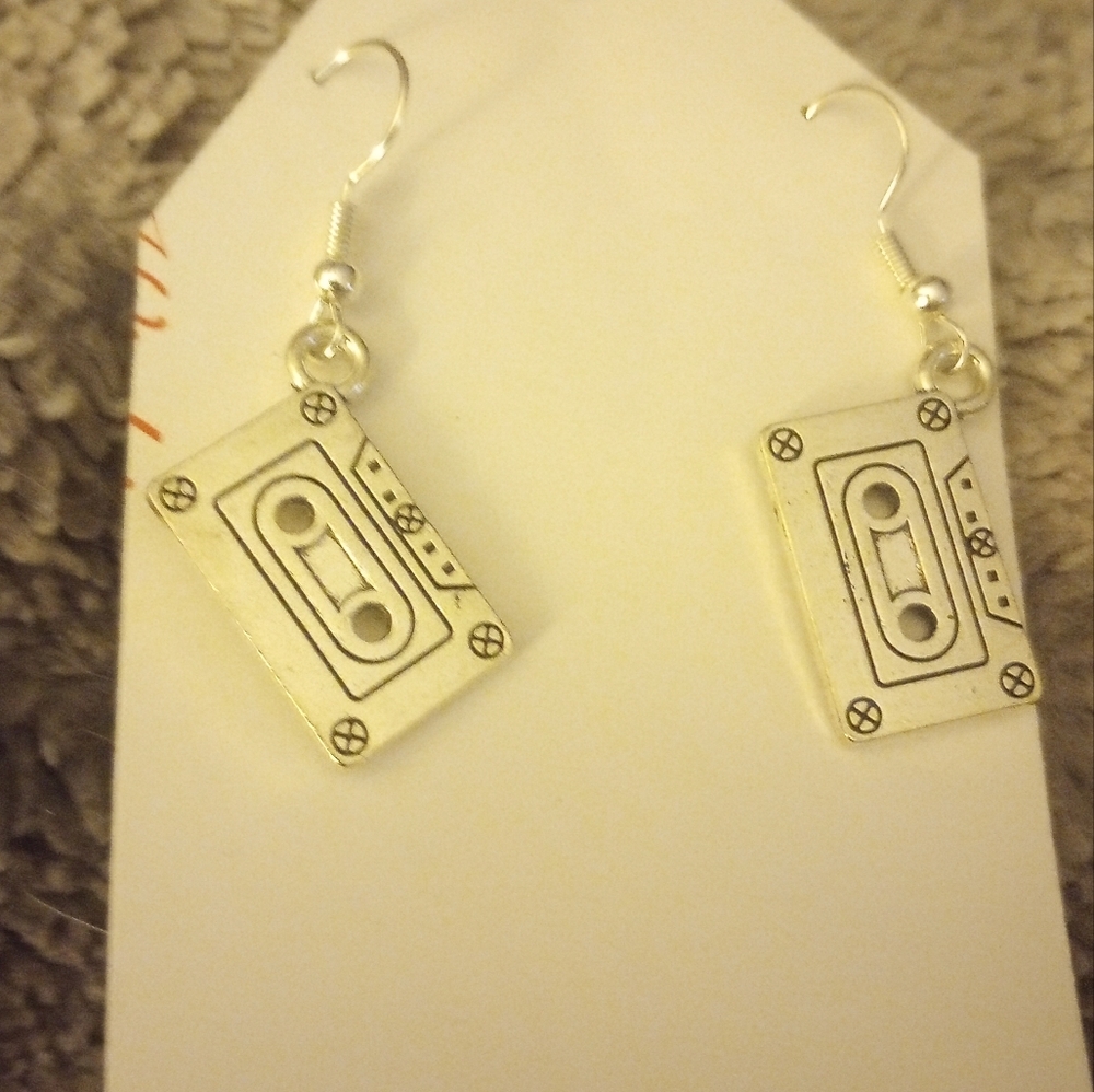 Set of 2 Dangle Earrings Silver Tone Cassette Tape & Microphone NWOT - Picture 8 of 8